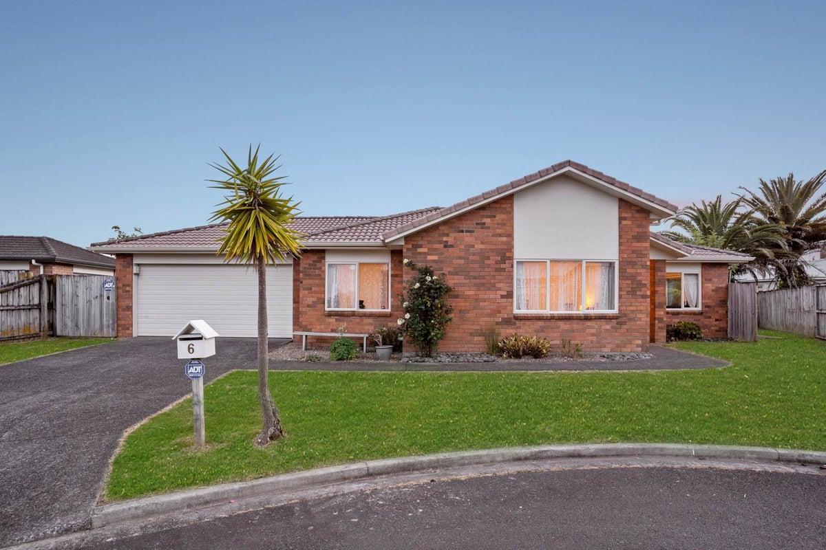 6 Ettrick Lane, Papakura, Papakura - Carousel 2