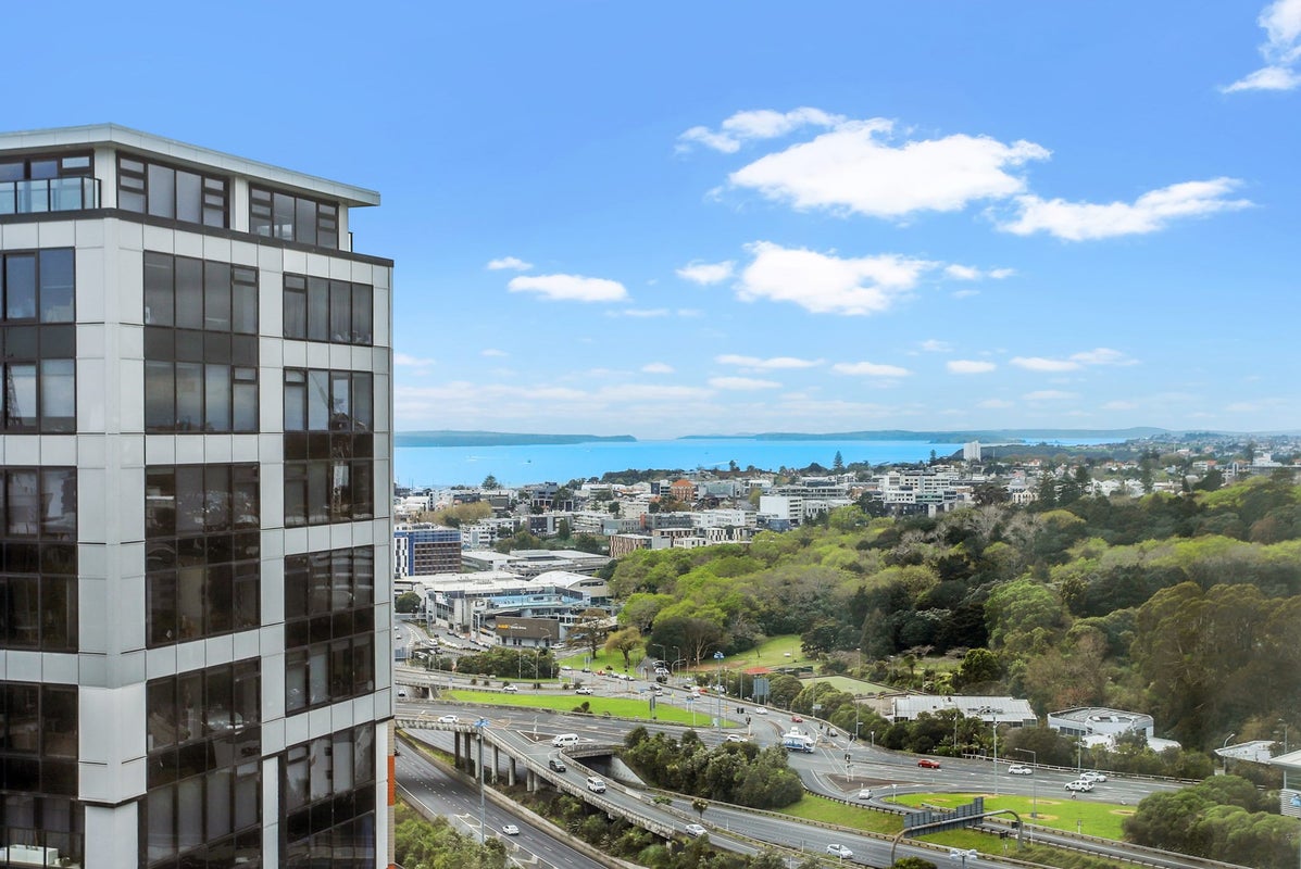 18F/15 Whitaker Place, Grafton, Auckland - Carousel 2