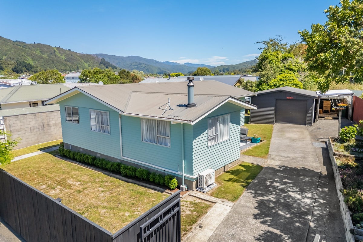 3 Newburn Grove, Wainuiomata, Lower Hutt - Carousel 2