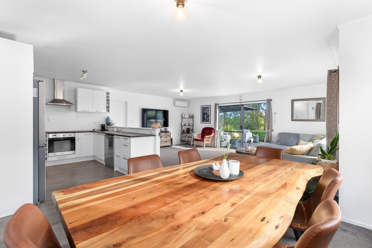 25 Arrowfield Drive, Pyes Pa, Tauranga - Carousel 1