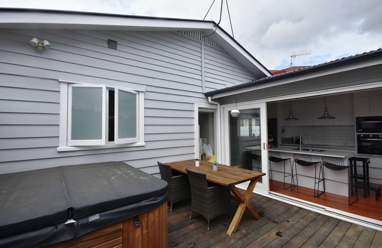 10 Myrtle Street, Morningside, Auckland - Carousel 2