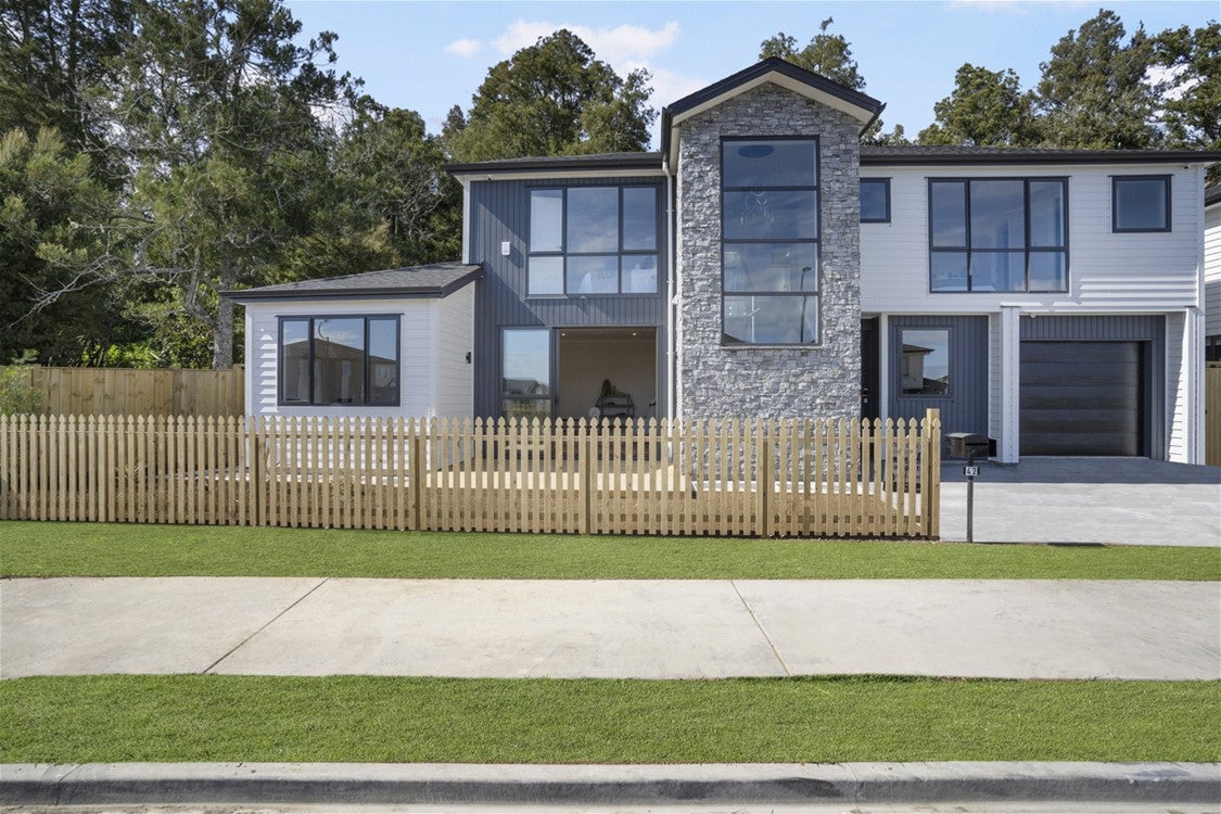 42 Drumbuoy Drive, Flat Bush, Auckland - Carousel 1