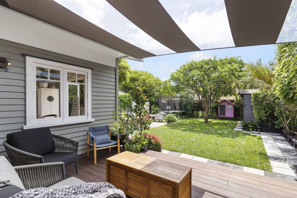 1 Oban Road, Westmere, Auckland - Carousel 17