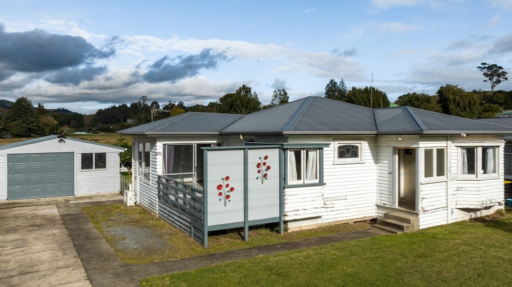 43 Arney Street, Paeroa, Paeroa - Carousel 1