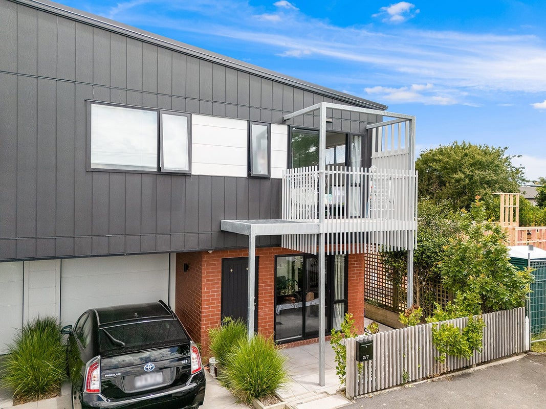 2/7 Dyer Street, Whitiora, Hamilton - Carousel 2