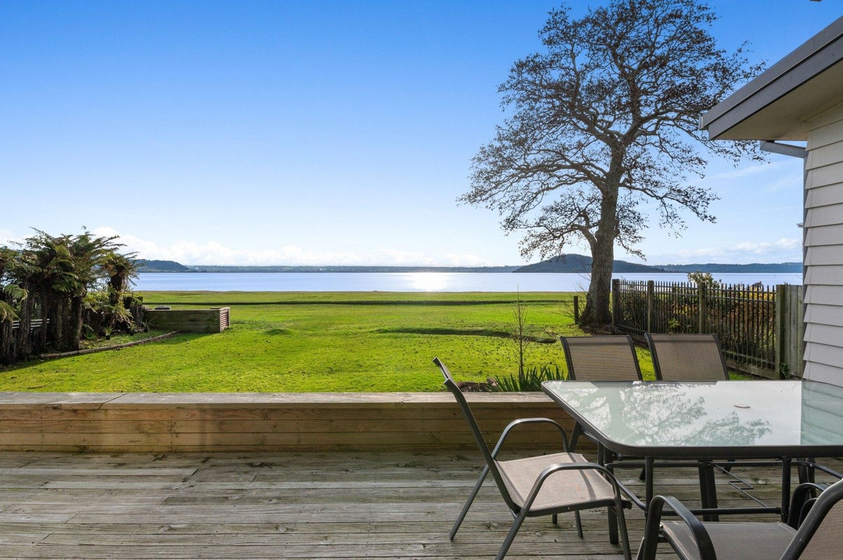 11B Willow Avenue, Hannahs Bay, Rotorua - Carousel 1