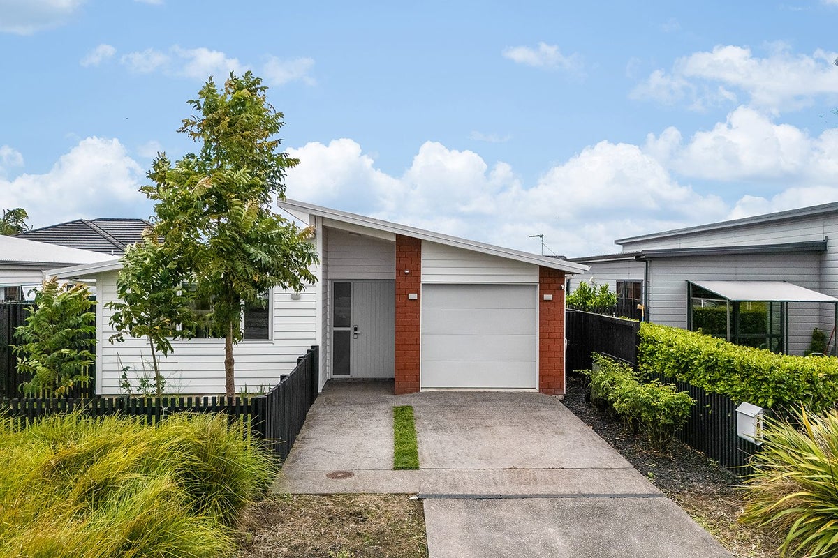 504 Webb Drive, Chartwell, Hamilton - Carousel 2