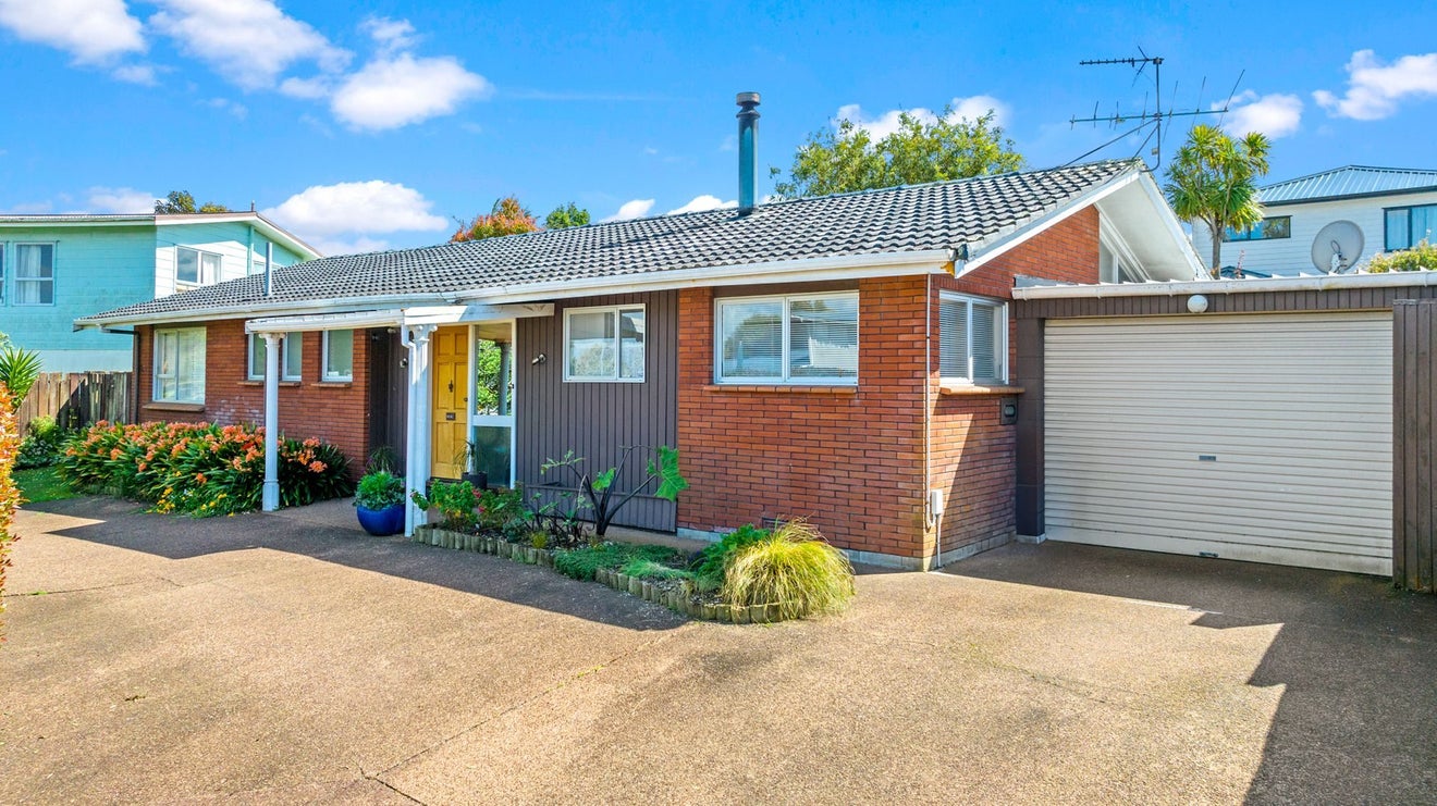 67 Priestley Drive, Bucklands Beach, Auckland - Carousel 1
