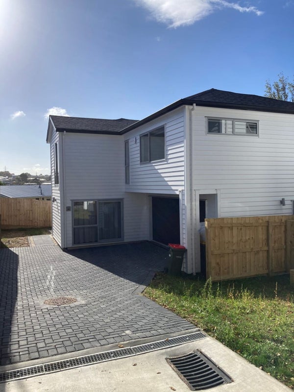 38B Kimber Hall Avenue, Mount Roskill, Auckland - Carousel 1