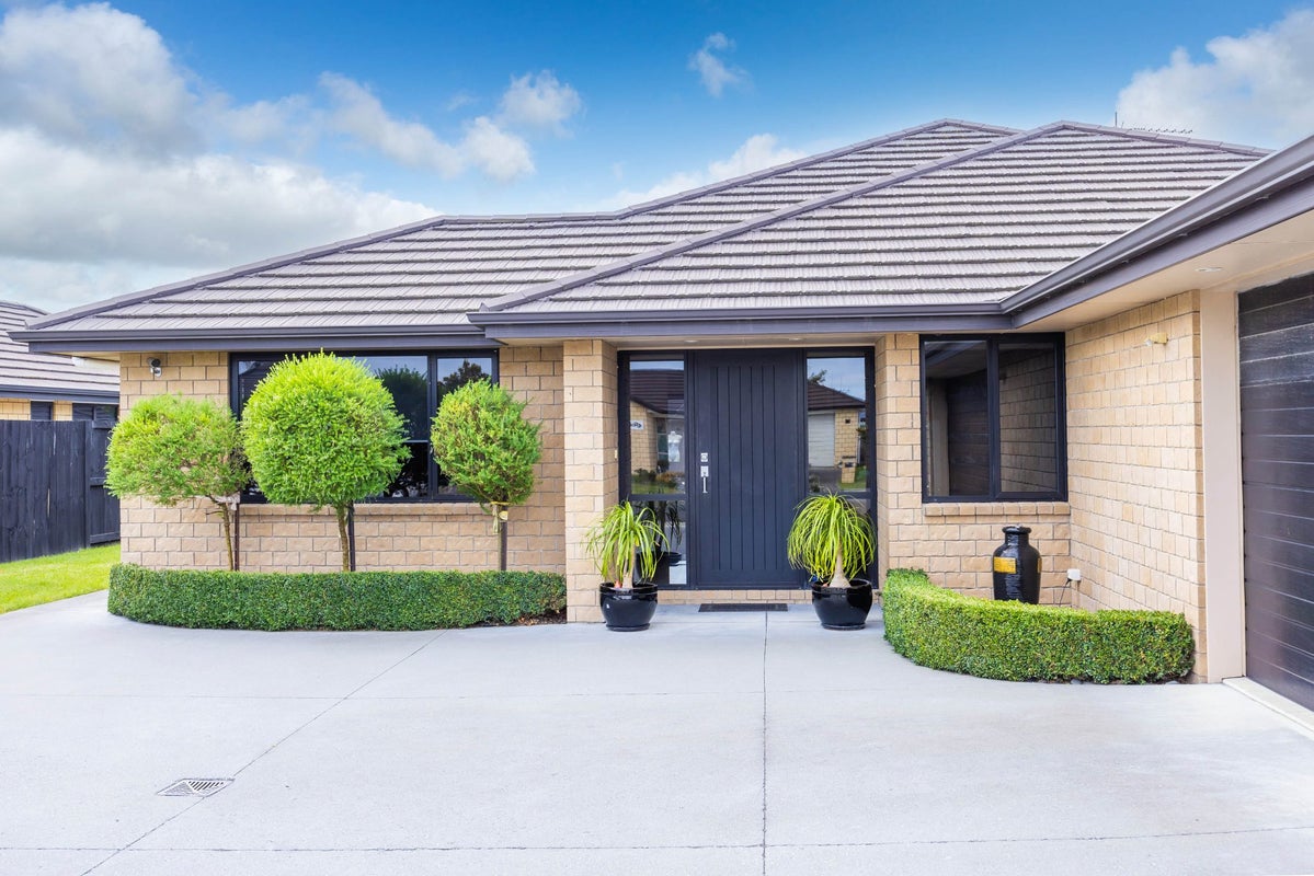 9 Sirius Crescent, Rototuna North, Hamilton - Carousel 2