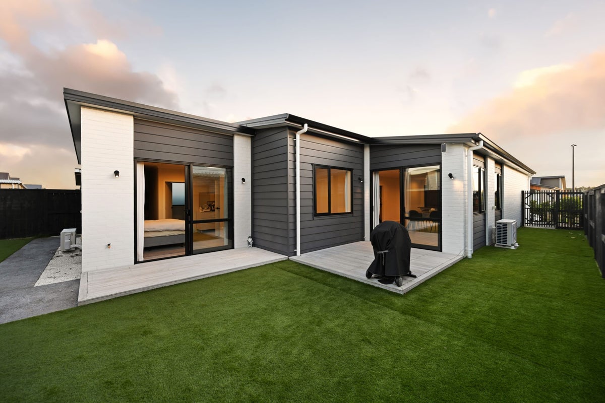 20 Ogilvie Avenue, Chartwell, Hamilton - Carousel 2