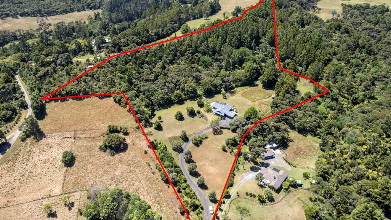 263 Muriwai Valley Road, Waimauku - Carousel 1