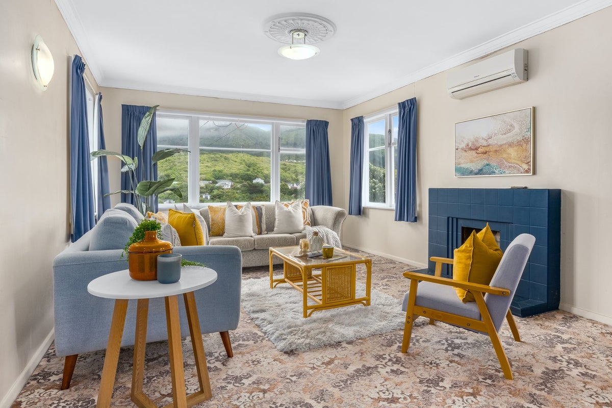 36 Handyside Street, Tawa, Wellington - Carousel 2