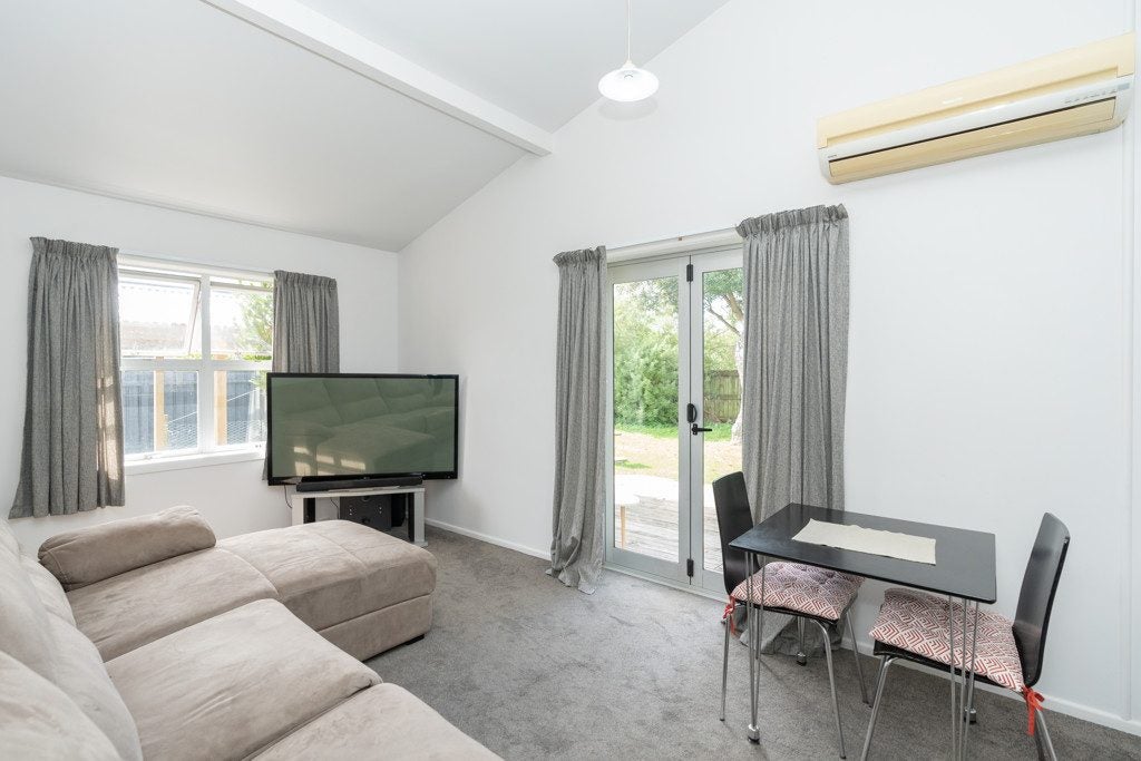 1/2 Herbert Road, Queenwood, Hamilton - Carousel 1
