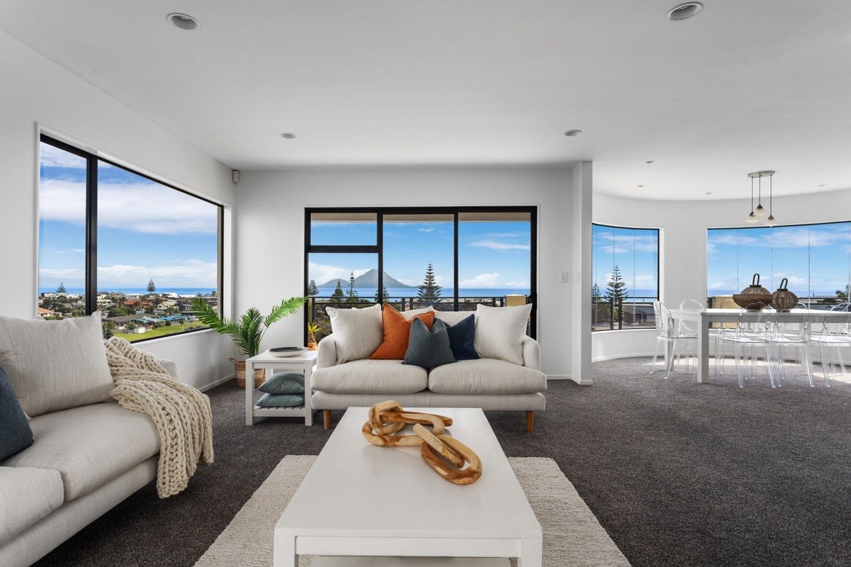 11 Island View Heights, Coastlands, Whakatane - Carousel 1