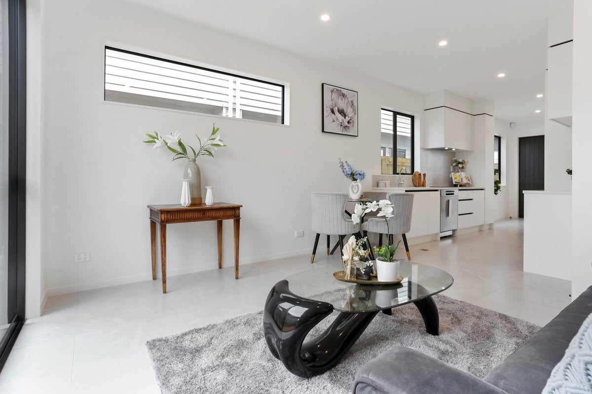 38 Whitley Crescent, Otara, Auckland - Carousel 2