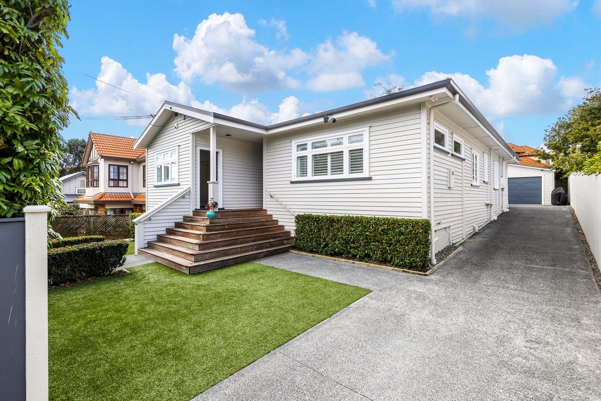 2 Kingsford Road, Mount Eden, Auckland - Carousel 3