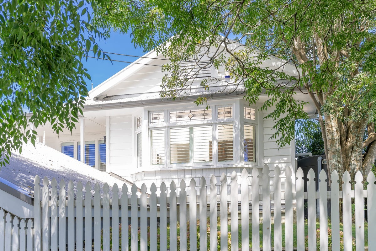 39 Tranmere Road, Sandringham, Auckland - Carousel 1
