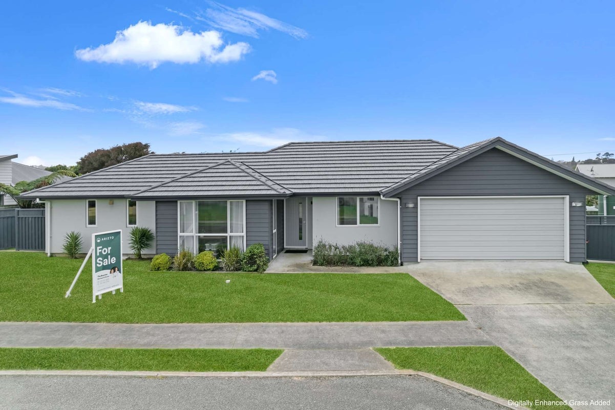 10 Buckingham Place, Springvale, Whanganui - Carousel 1