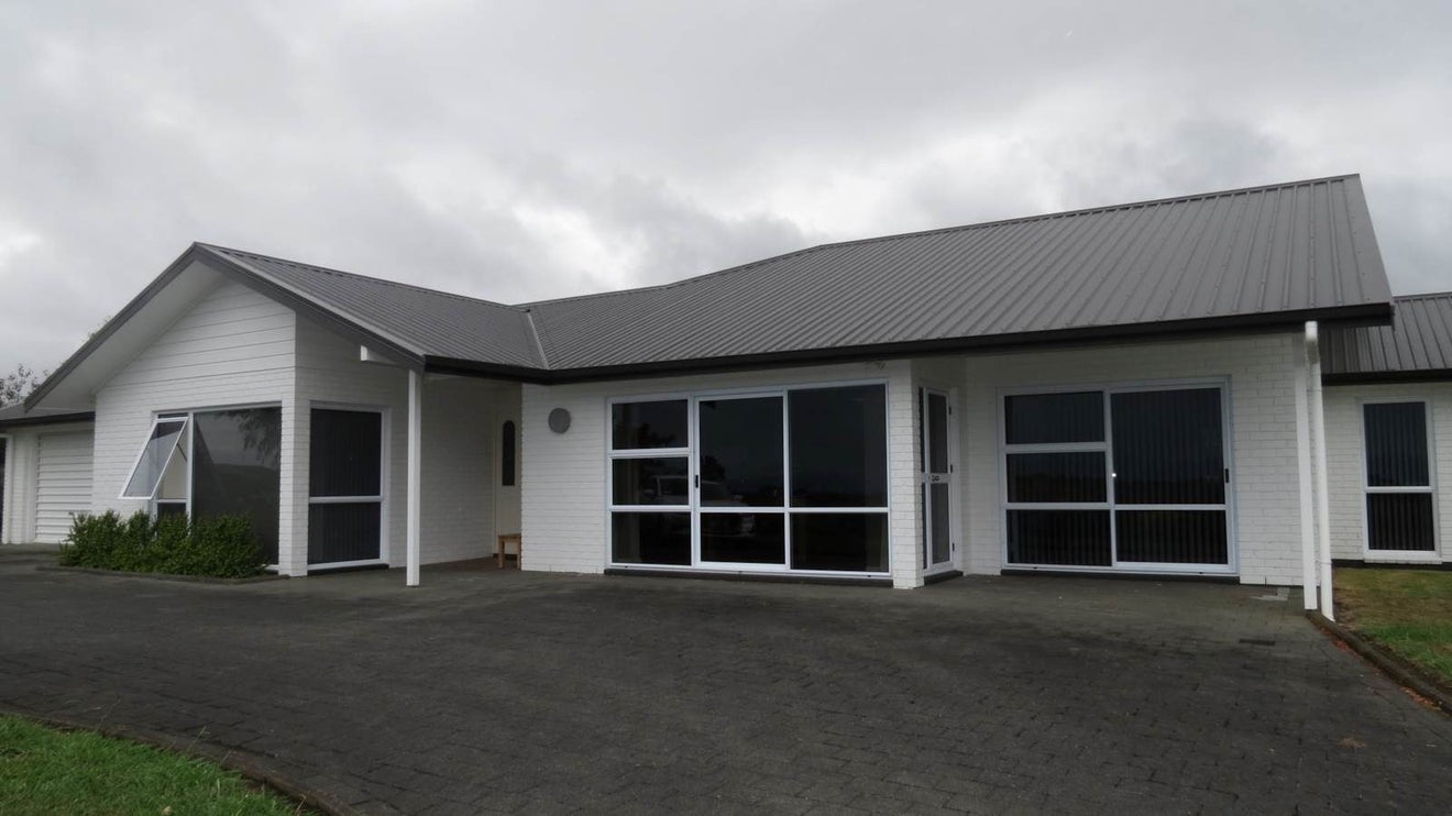 28 Bays Road, Papakura - Carousel 1