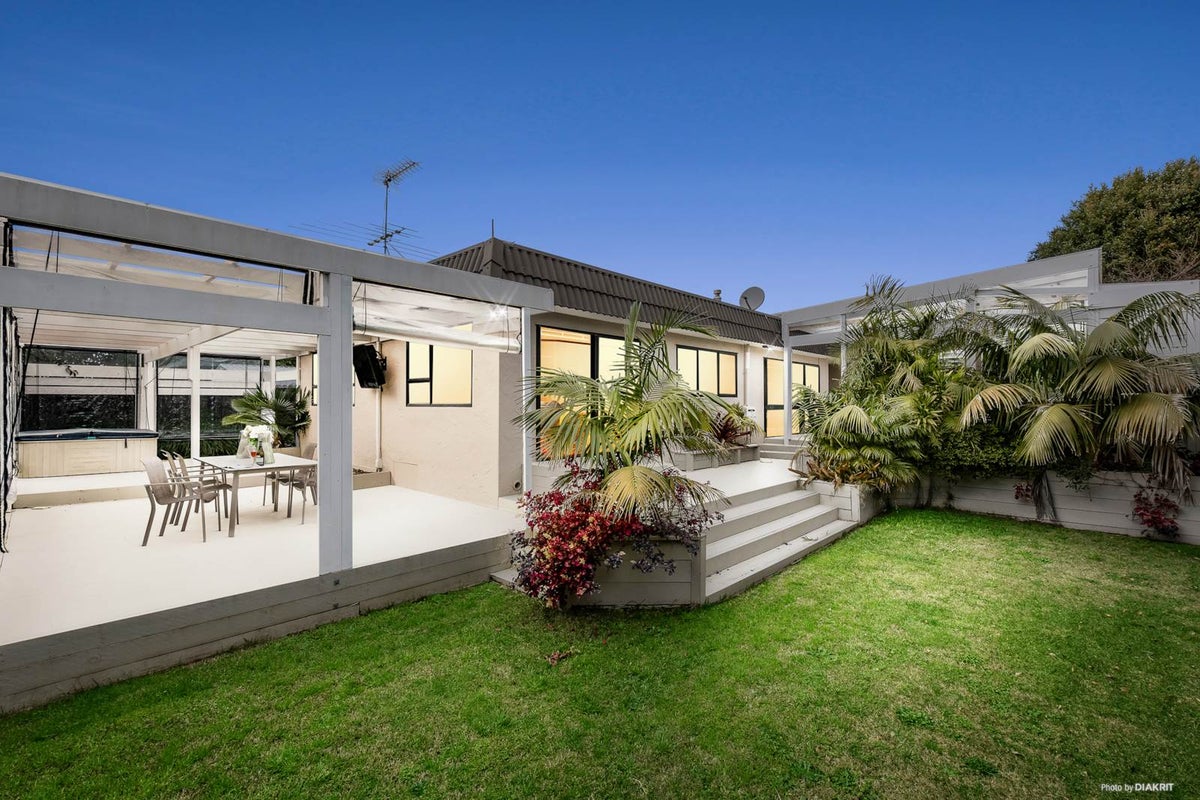 96 First View Avenue, Beachlands, Auckland - Carousel 1
