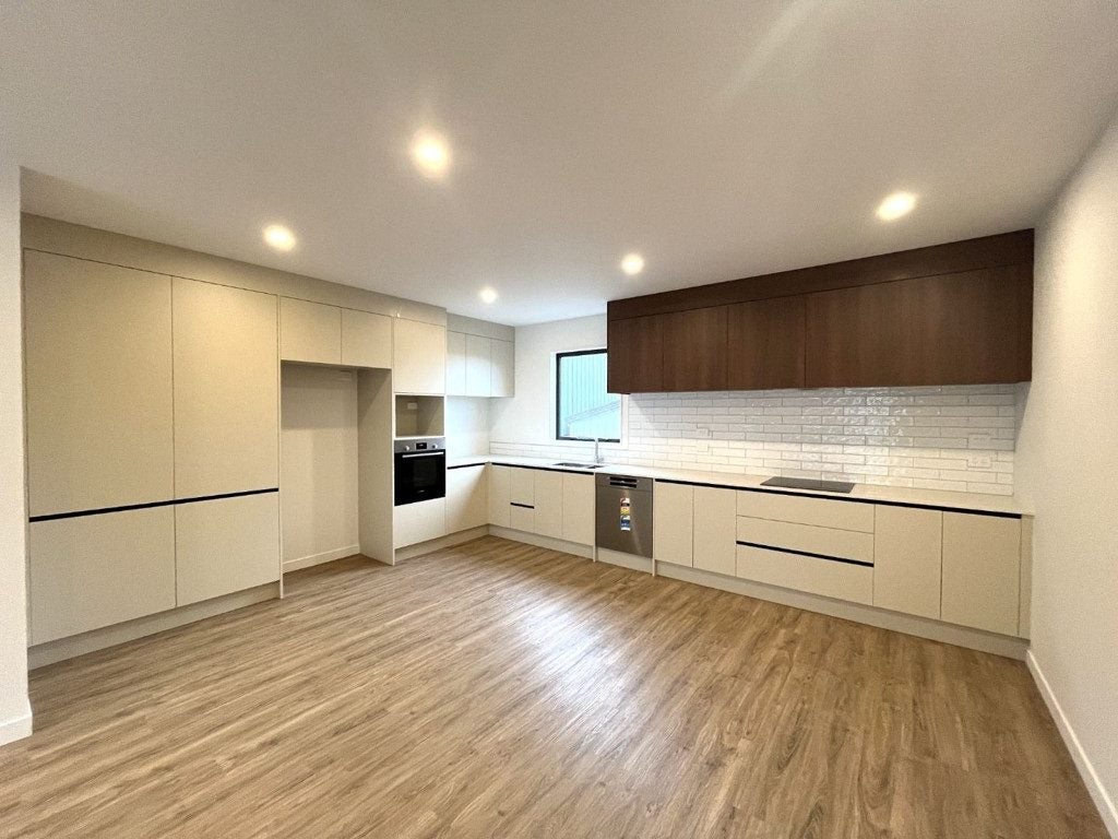 11 Irwin Lane, Windsor Park, Auckland - Carousel 2