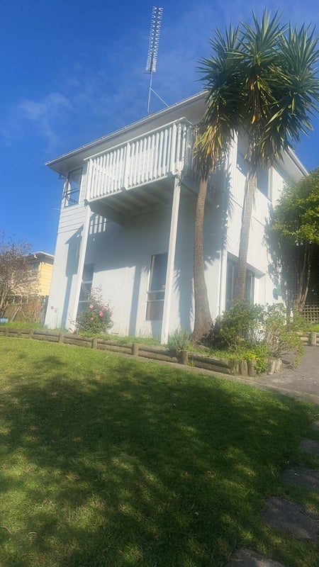 22 Jenanne Place, Totara Vale, Auckland - Carousel 1