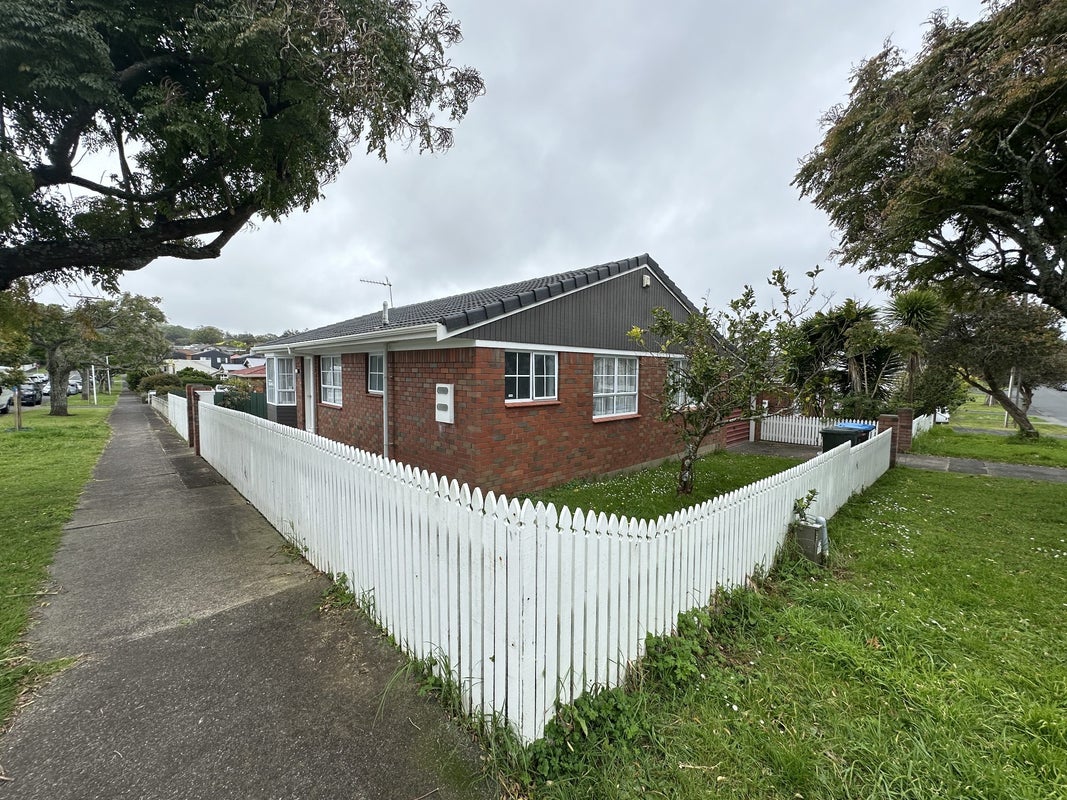 15 Tawhiri Road, One Tree Hill, Auckland - Carousel 2