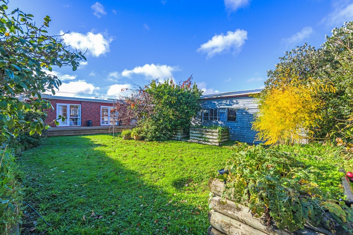 48 Maxwells Line, Awapuni, Palmerston North - Carousel 17