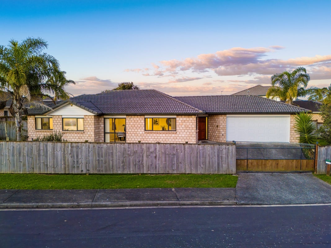 6 Riverglade Parkway, Te Atatu South, Auckland - Carousel 2