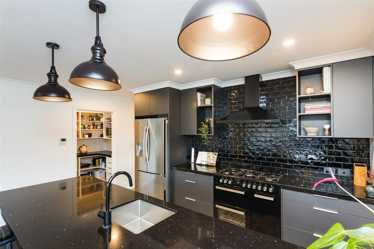 26 Serenity Crescent, Kelvin Grove, Palmerston North - Carousel 2