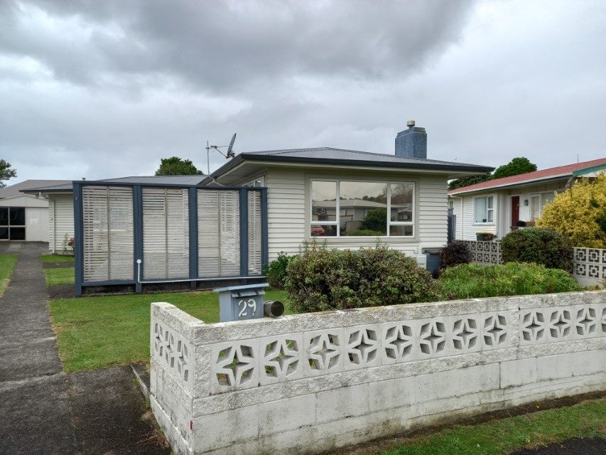 29 Trafalgar Street, Westown, New Plymouth - Carousel 1