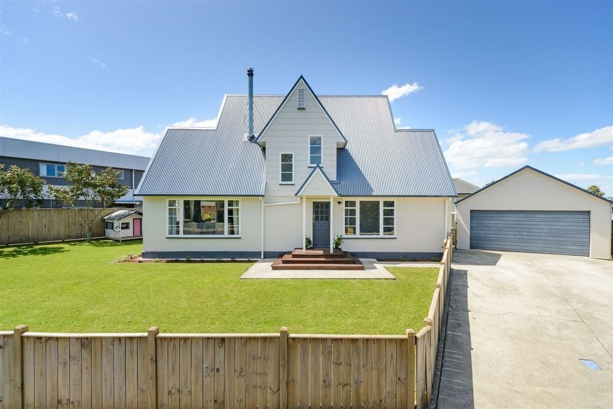 90 College Street, Awapuni, Palmerston North - Carousel 1