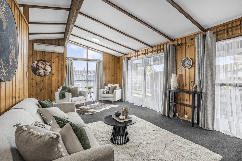42 Aniseed Grove, Timberlea, Upper Hutt - Carousel 2