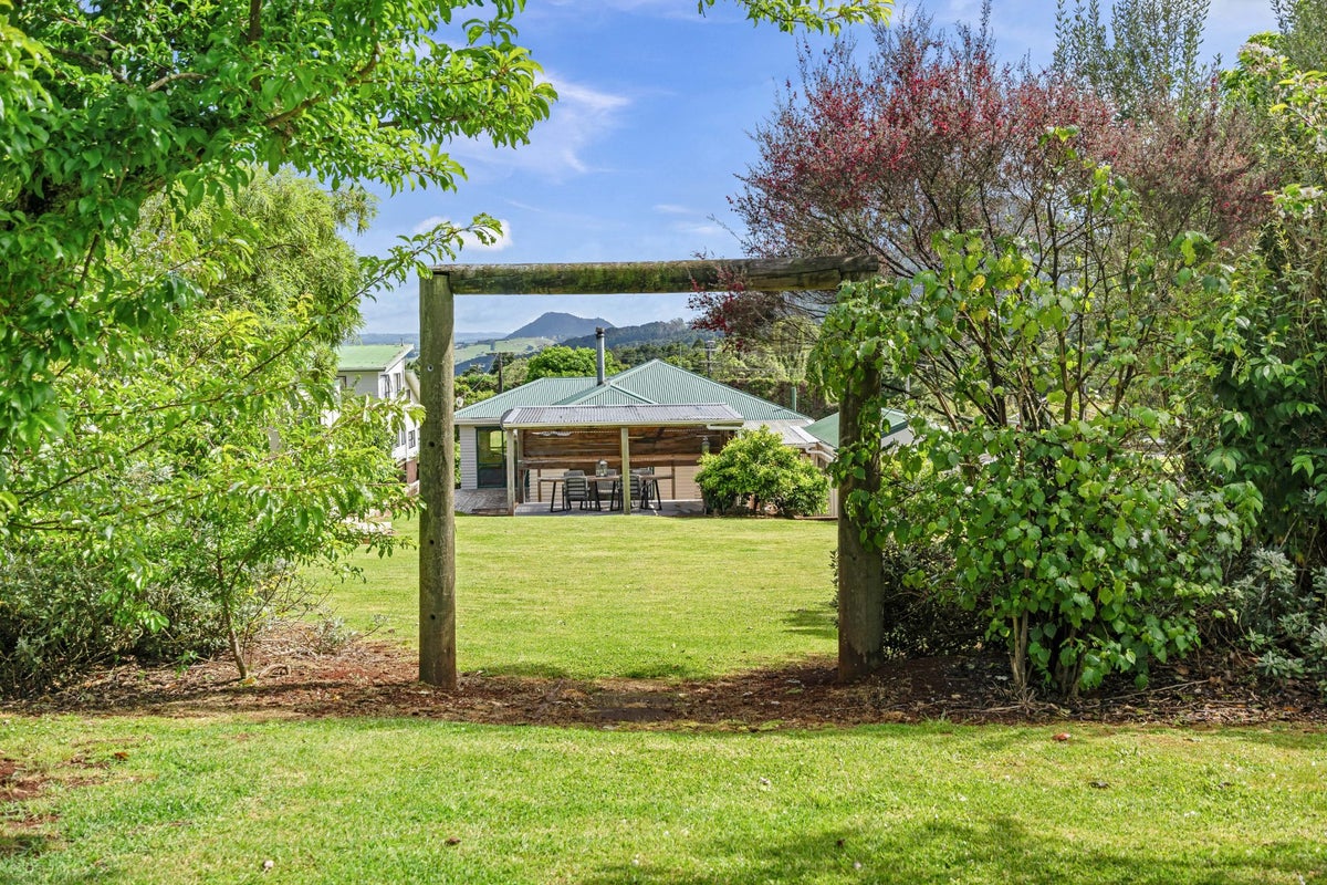 325 Pipiwai Road, Whangarei - Carousel 1