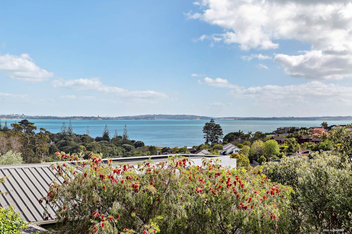 999 Beach Road, Torbay, Auckland - Carousel 2