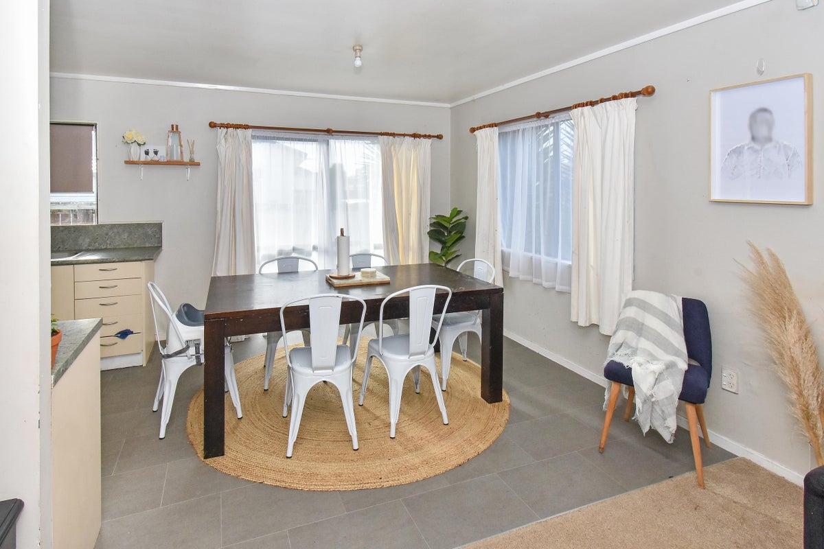 32A Barneys Farm Road, Clendon Park, Auckland - Carousel 1