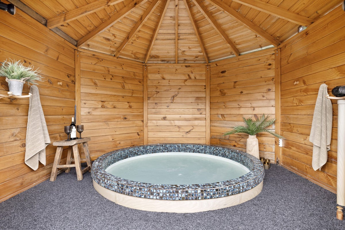 40 Shenley Drive, Belfast, Christchurch - Carousel 1