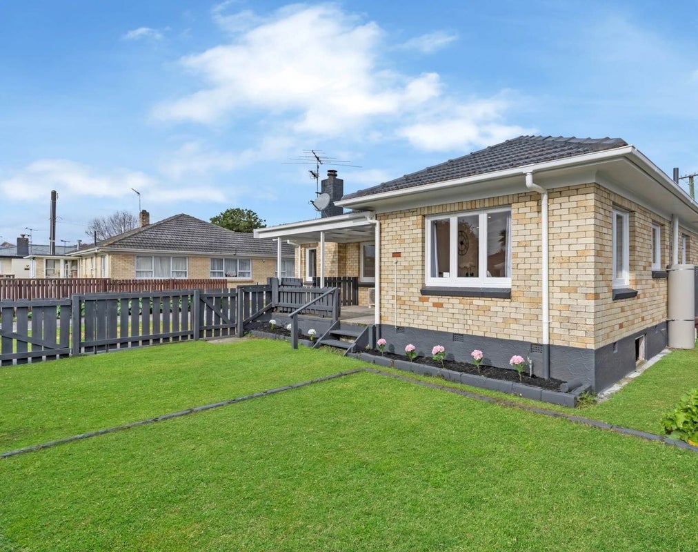 1/44 Willis Road, Papakura, Papakura - Carousel 2