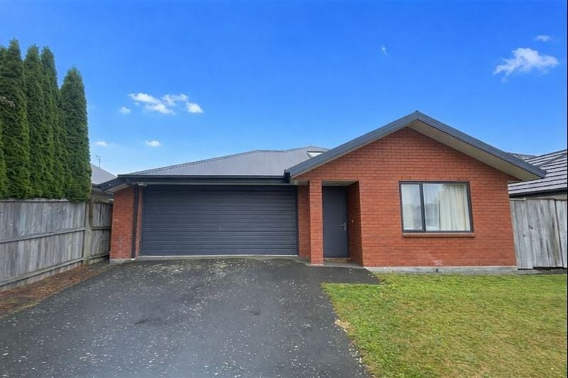 51 McMahon Drive, Aidanfield, Christchurch - Carousel 1