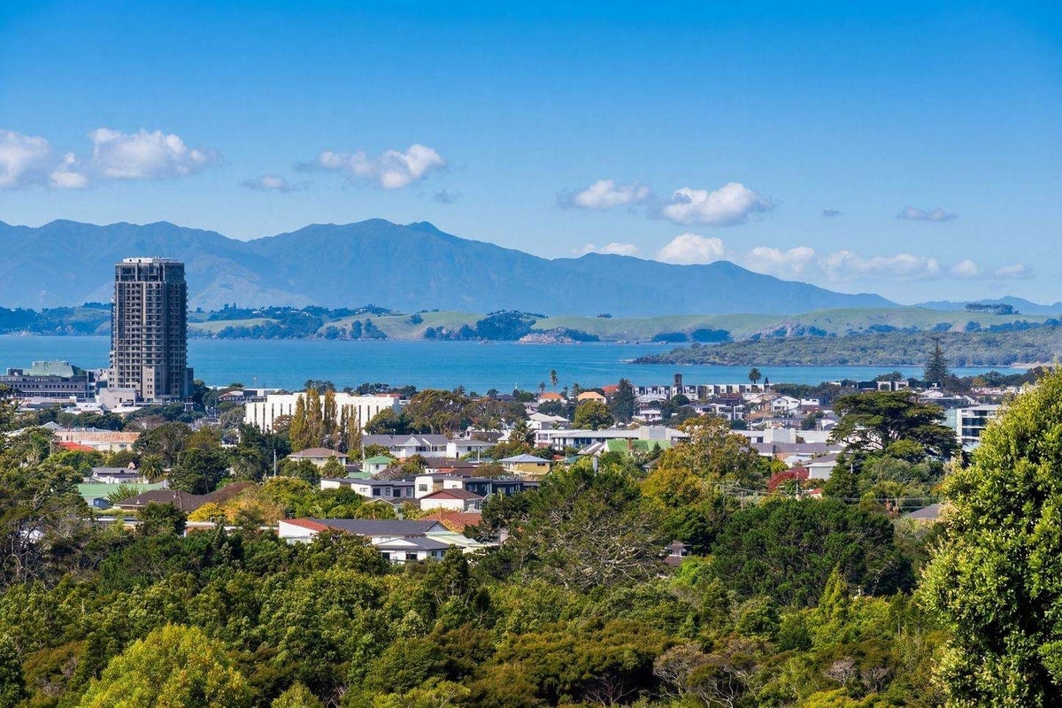 1/15 Zion Road, Birkenhead, Auckland - Carousel 2