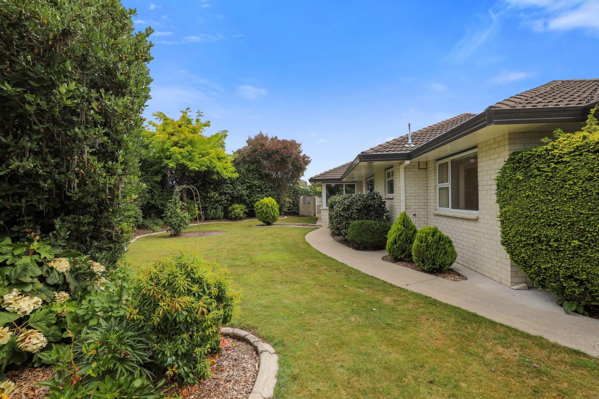 87 Arrowsmith Avenue, Waipahihi, Taupo - Carousel 2