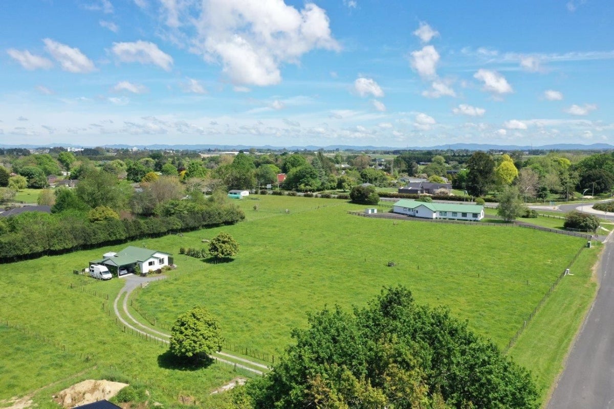 4 Lissette Road, NEWSTEAD, HAMILTON - Carousel 6