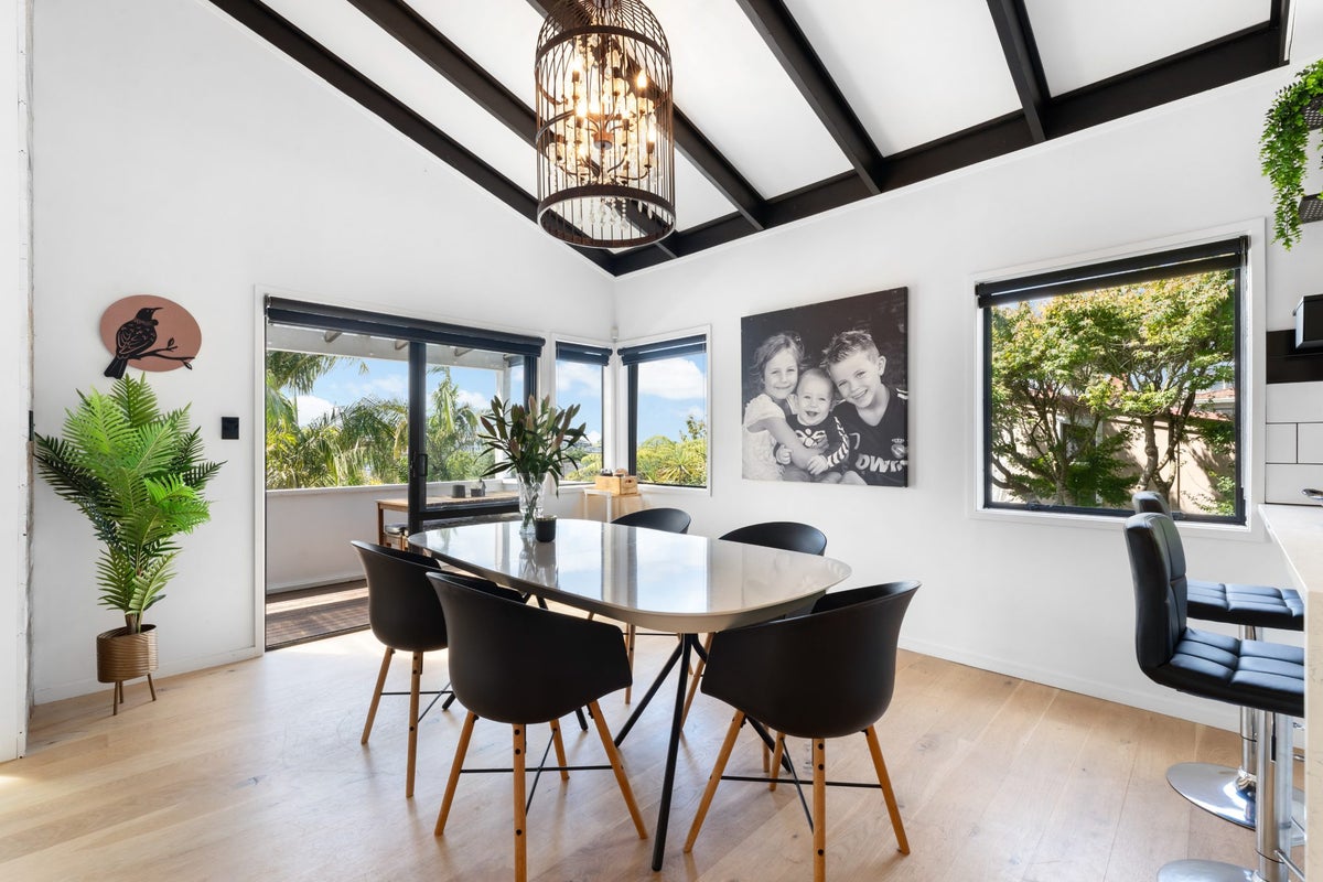 2/22 Manuwai Road, Torbay, Auckland - Carousel 2