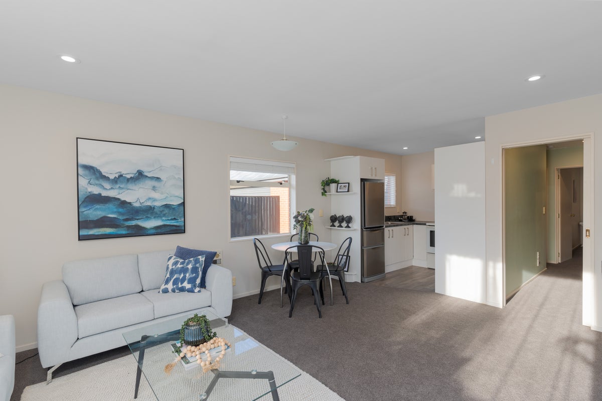 35A Cardigan Bay Place, Addington, Christchurch - Carousel 1