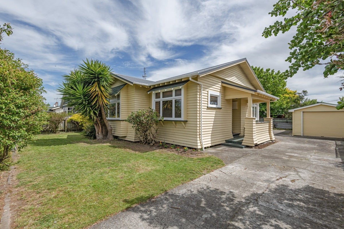 6 Kowhai Avenue, Takaro, Palmerston North - Carousel 1