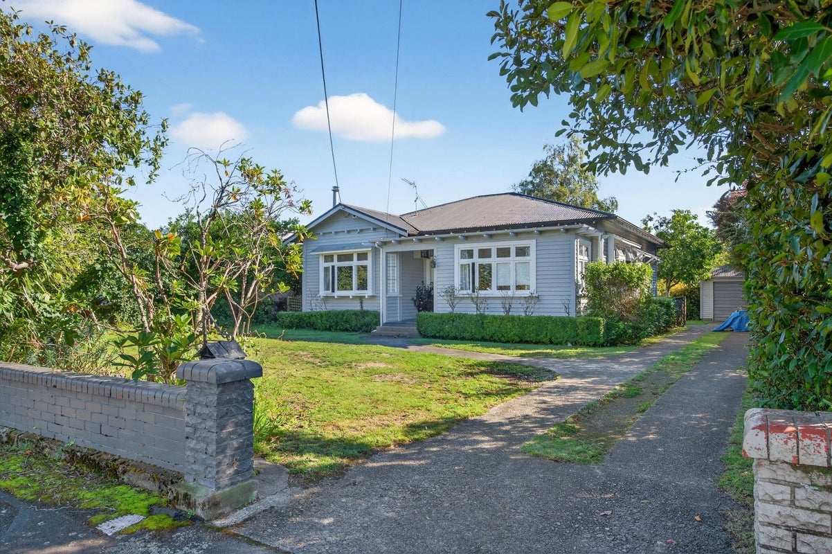 8 College Street, Masterton - Carousel 2