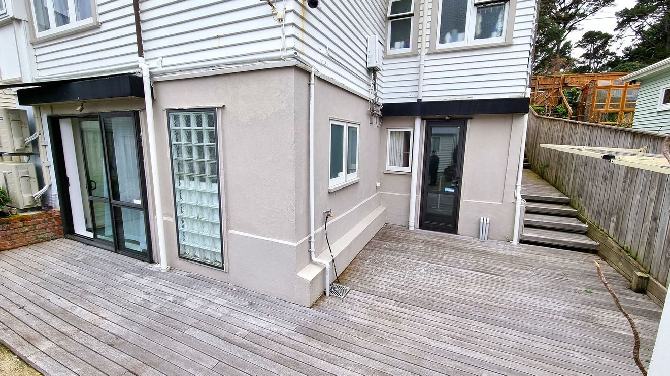 106 Russell Terrace, Berhampore, Wellington - Carousel 1