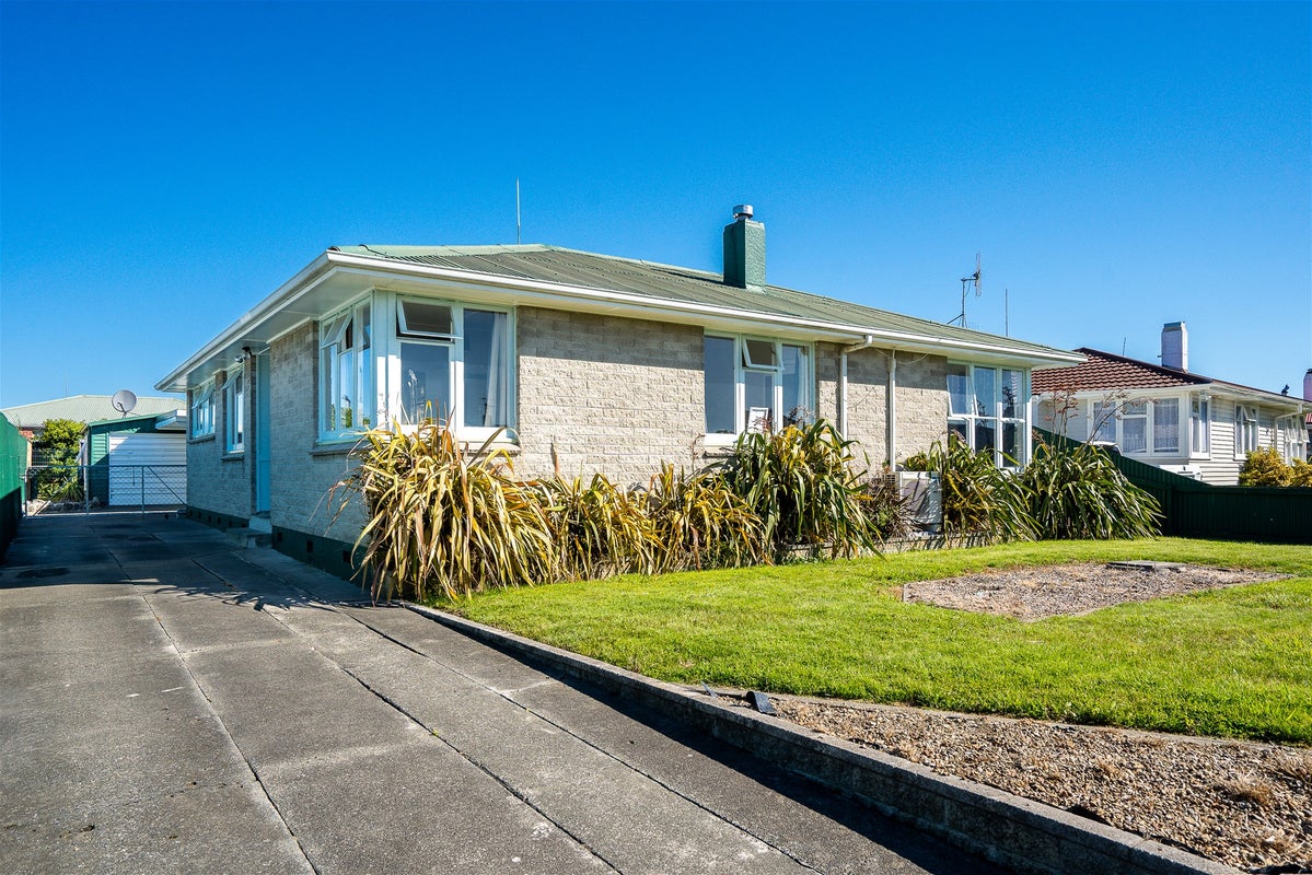 10 Neal Crescent, Onekawa, Napier - Carousel 1