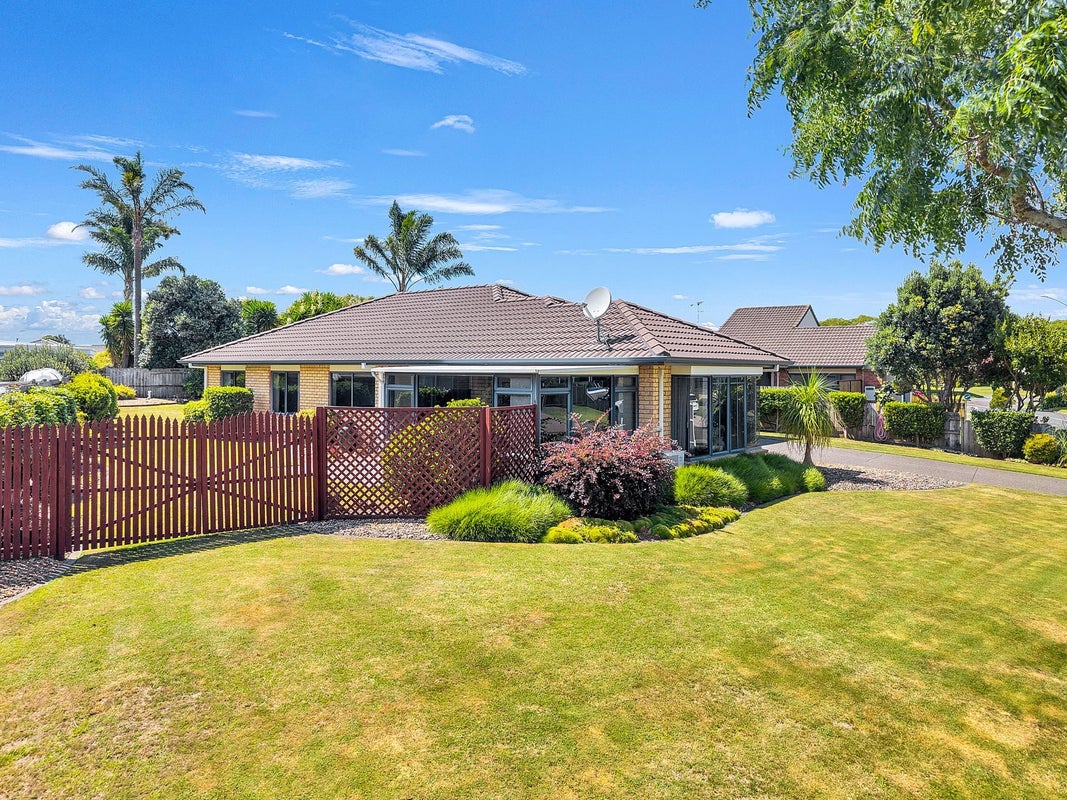 10 Savannah Place, Papamoa Beach, Papamoa - Carousel 2